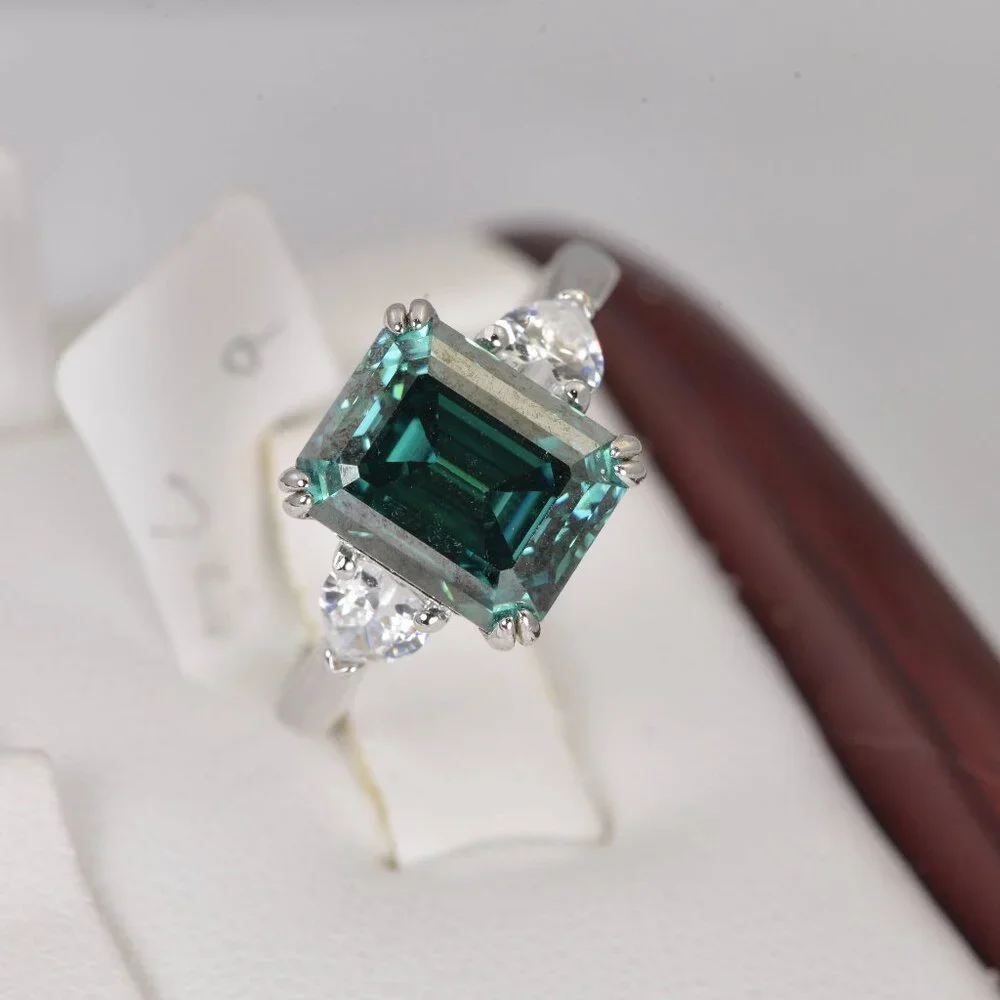 4.0 ct Emerald Green Cut Moissanite Engagement Ring 925
